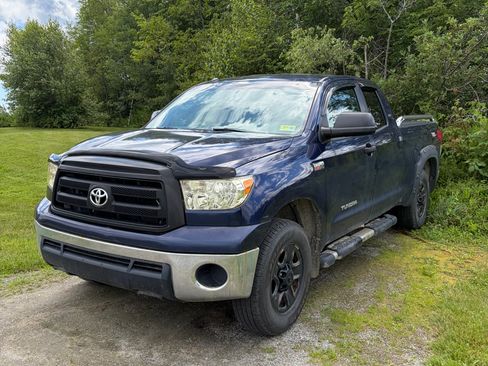 Used 2011 Toyota Tundra 4x4 Double Cab w/ Tow Pkg image 2