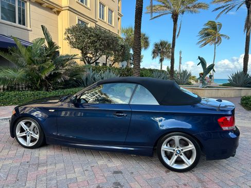 Used 2011 BMW 135i Convertible RWD image 2