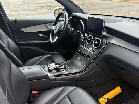 Used 2019 Mercedes-Benz GLC 300 4MATIC image 10