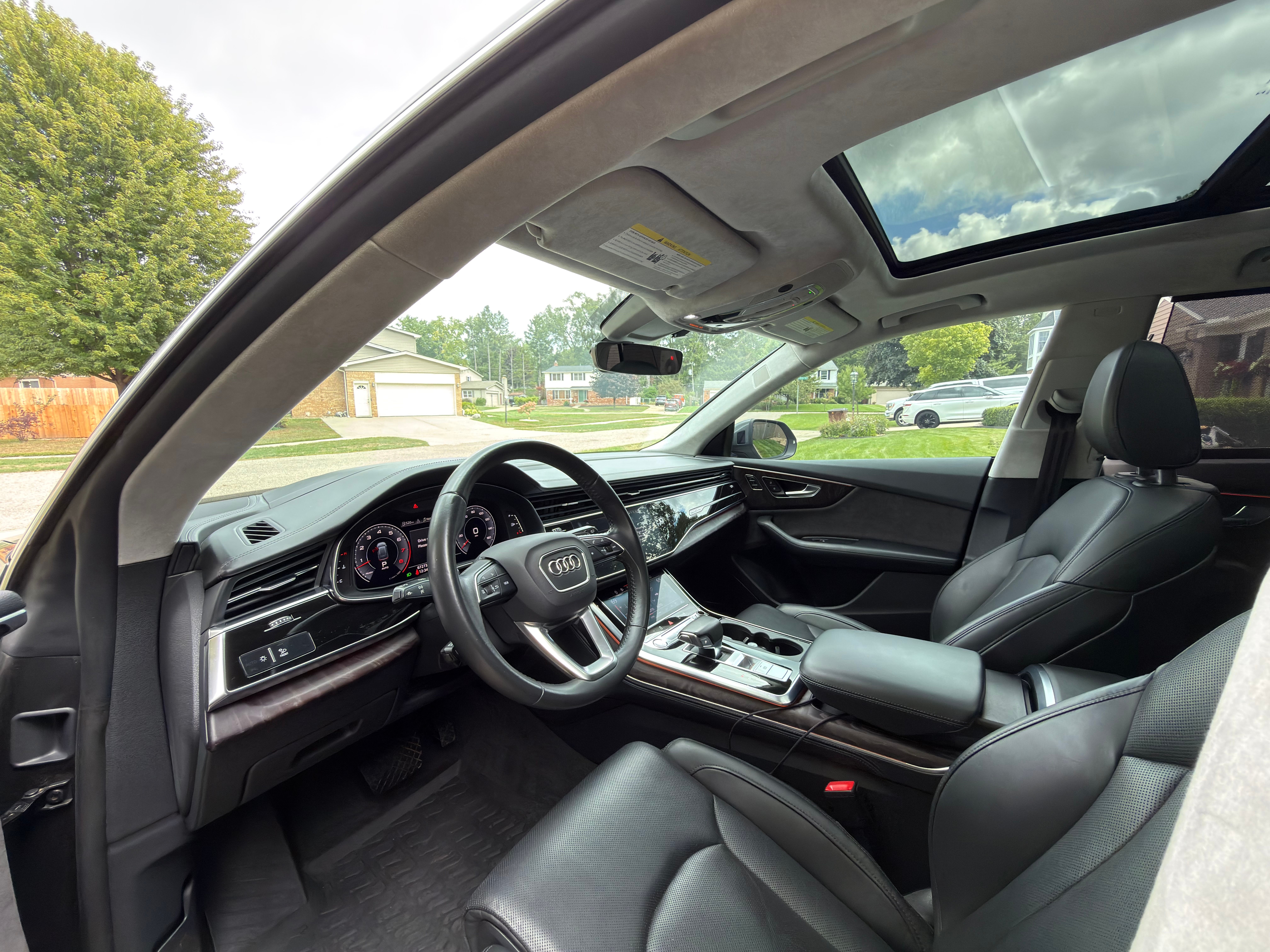 Used 2019 Audi Q8 Prestige w/ Luxury Package AWD/4WD image 18