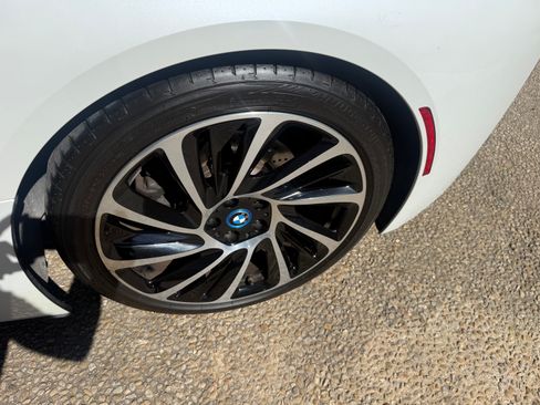 Used 2016 BMW i8 image 12