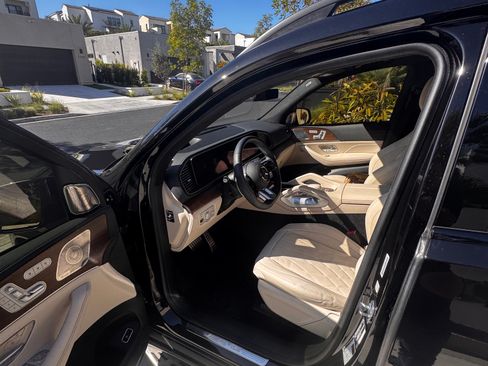 Used 2024 Mercedes-Benz GLS 63 AMG 4MATIC image 8