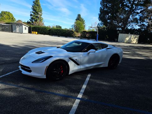 Used 2018 Chevrolet Corvette Stingray Coupe w/ Battery Protection Package image 6
