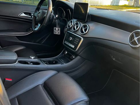 Used 2017 Mercedes-Benz CLA 250 image 8