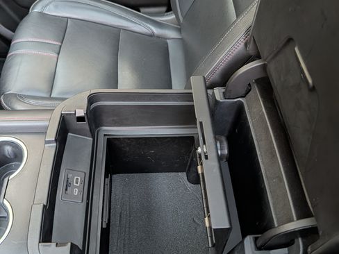 Used 2021 Chevrolet Suburban RST w/ Luxury Package image 22