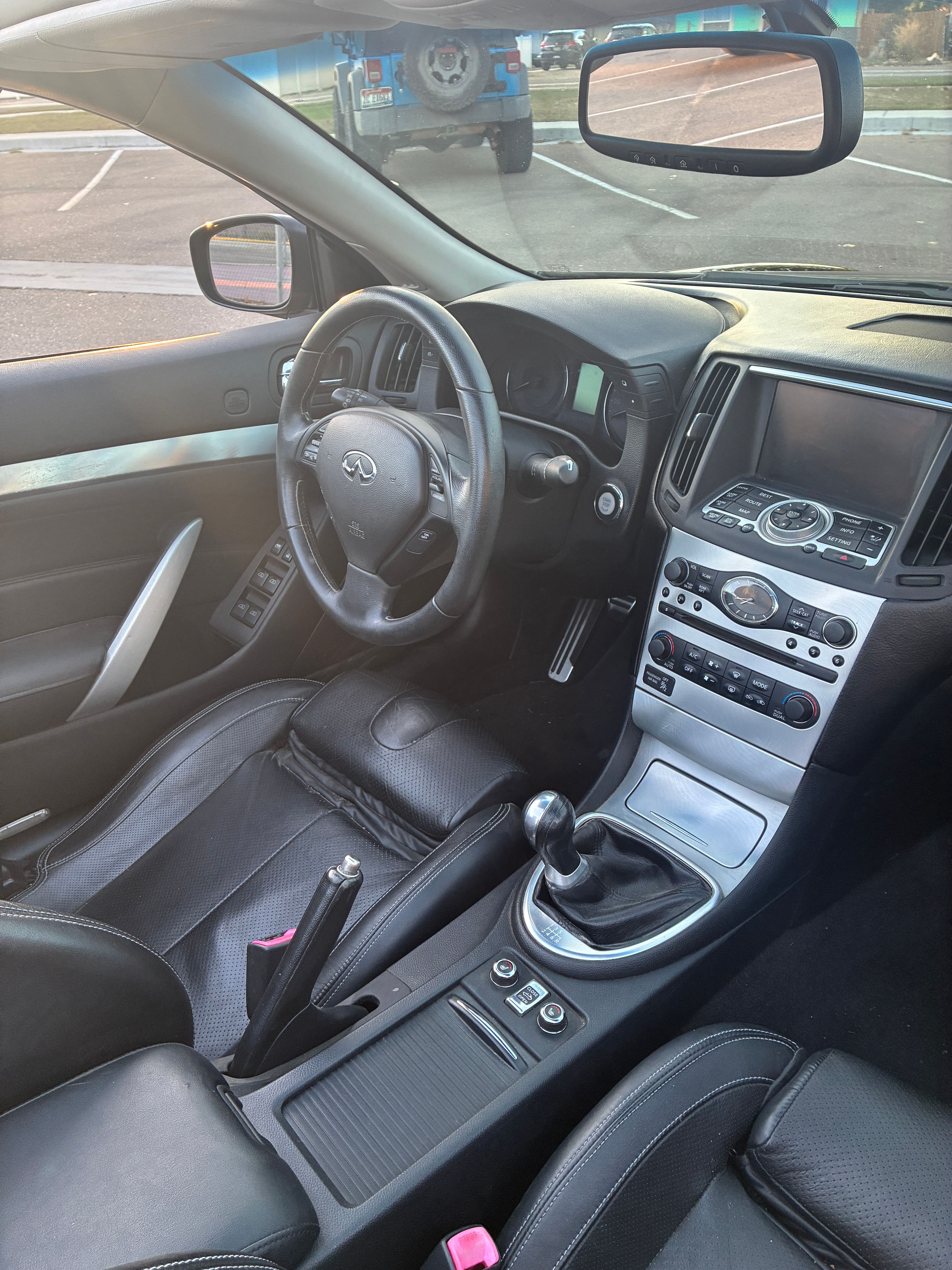 Used 2010 INFINITI G37 Sport w/ Navigation Pkg RWD image 13