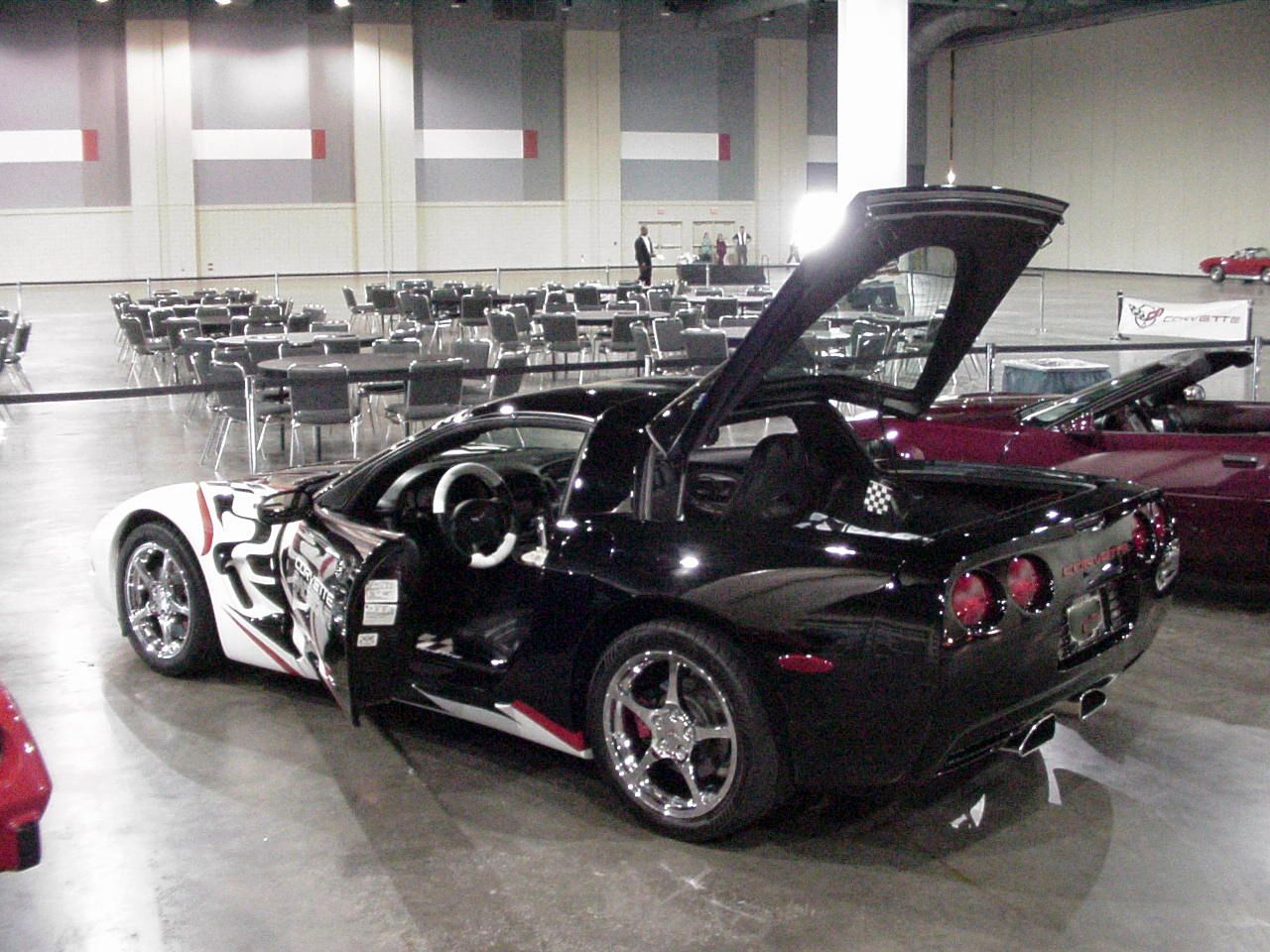 Used 1998 Chevrolet Corvette Coupe w/ Roof Pkg RWD image 31