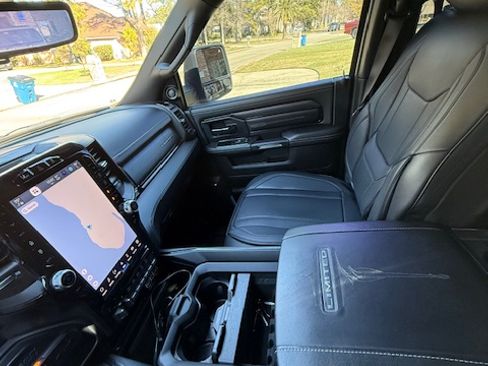 Used 2024 RAM 3500 Limited image 17