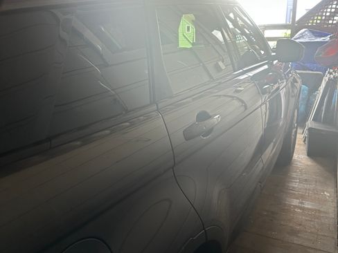 Used 2016 Land Rover Range Rover Evoque SE Premium image 6