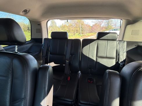 Used 2007 Chevrolet Tahoe LTZ w/ LTZ Preferred Equipment Group image 14