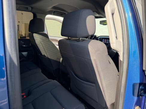Used 2017 Chevrolet Silverado 1500 LT w/ LT Convenience Package RWD image 9