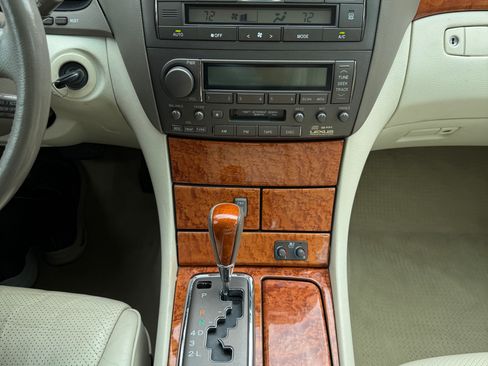 Used 2003 Lexus LS 430 RWD image 17