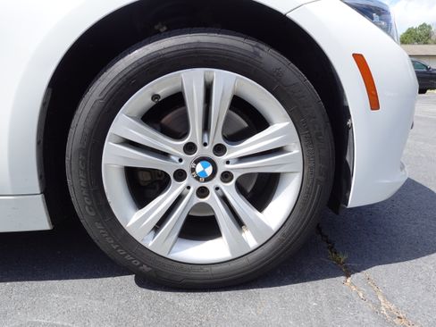 Used 2017 BMW 330i Sedan image 8