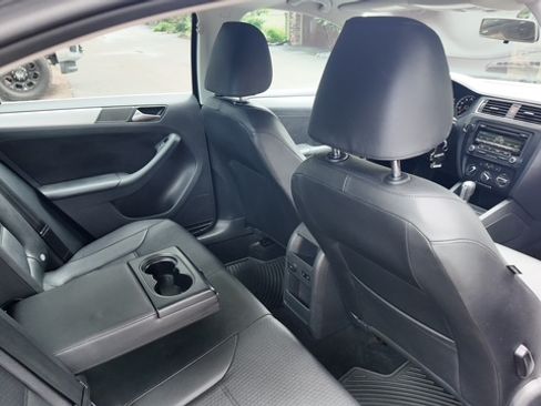 Used 2014 Volkswagen Jetta SE FWD image 14