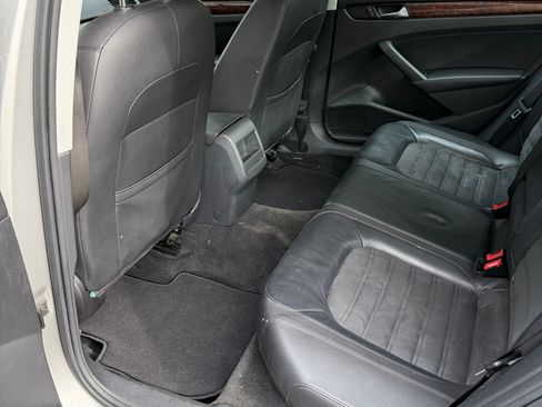 Used 2012 Volkswagen Passat 2.5 SEL Premium image 6