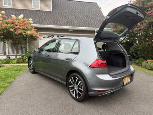 Used 2015 Volkswagen Golf SE w/ Golf Sport Package FWD image 5
