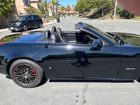 Used 2006 Cadillac XLR image 2