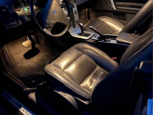 Used 2013 Volvo C70 T5 image 4