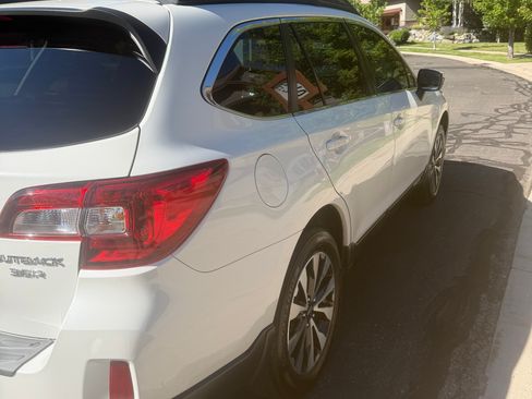 Used 2016 Subaru Outback 3.6R Limited AWD/4WD image 9