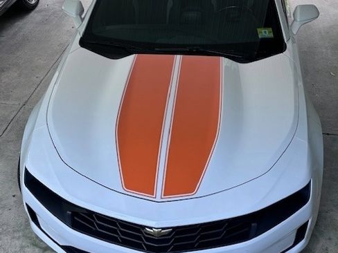 Used 2019 Chevrolet Camaro LT RWD image 1