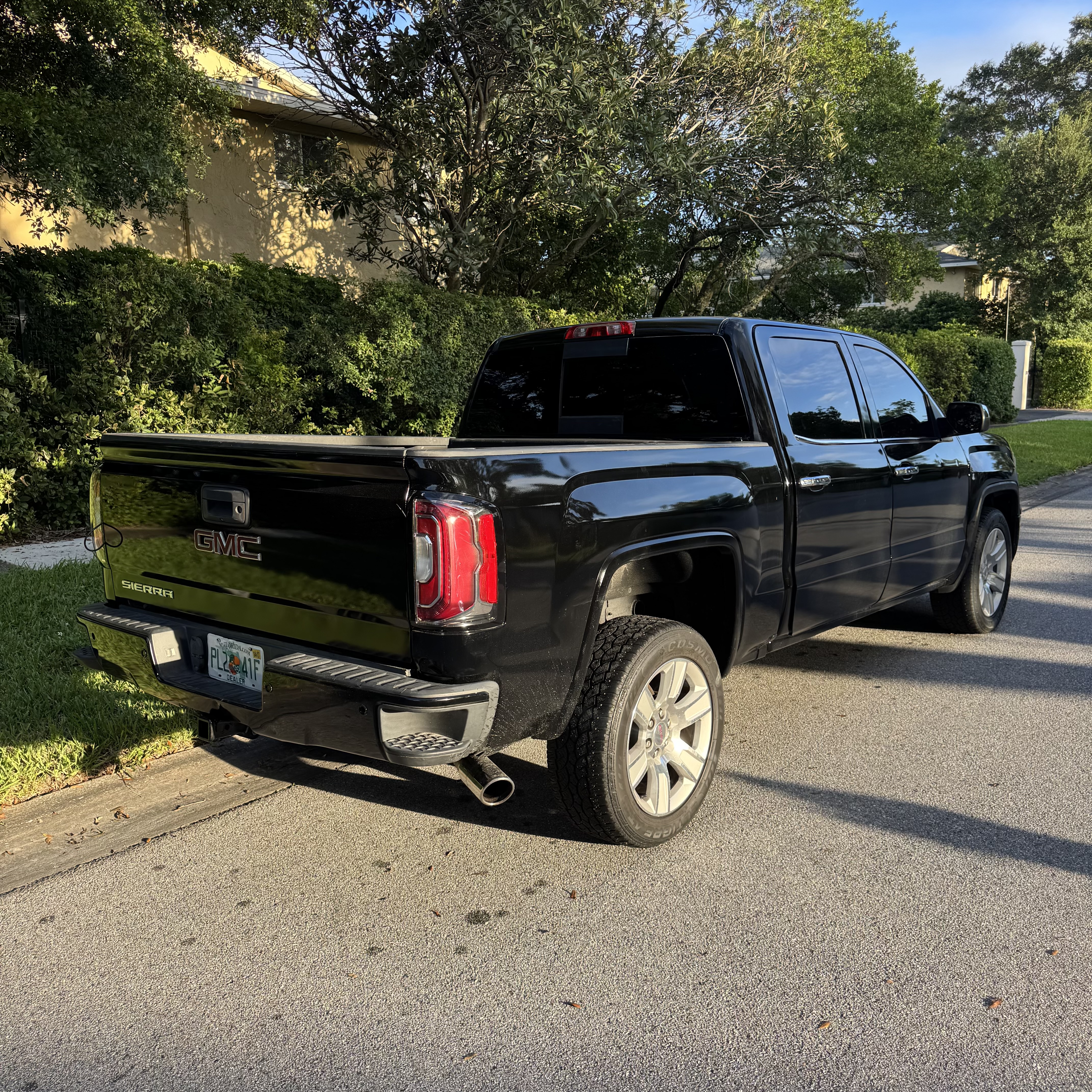 Used 2015 GMC Sierra 1500 Denali w/ Driver Alert Package AWD/4WD image 5