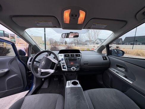 Used 2014 Toyota Prius V Three image 6