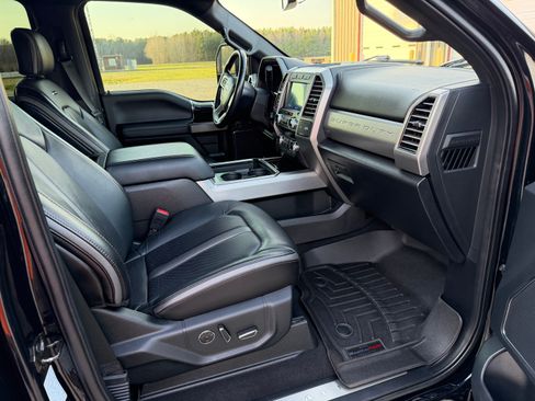 Used 2020 Ford F450 Platinum w/ FX4 Off-Road Package image 6