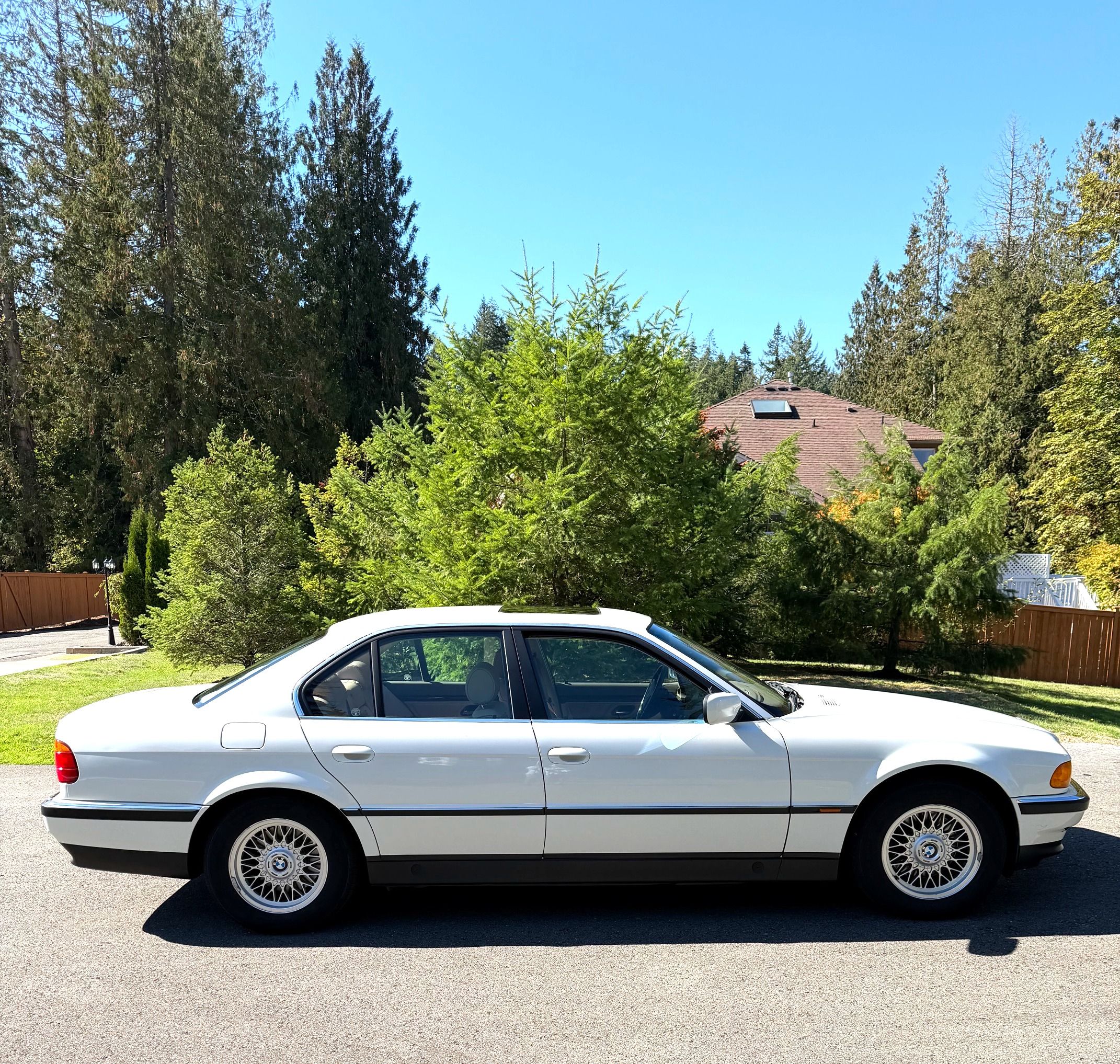 Used 1998 BMW 740i RWD image 2