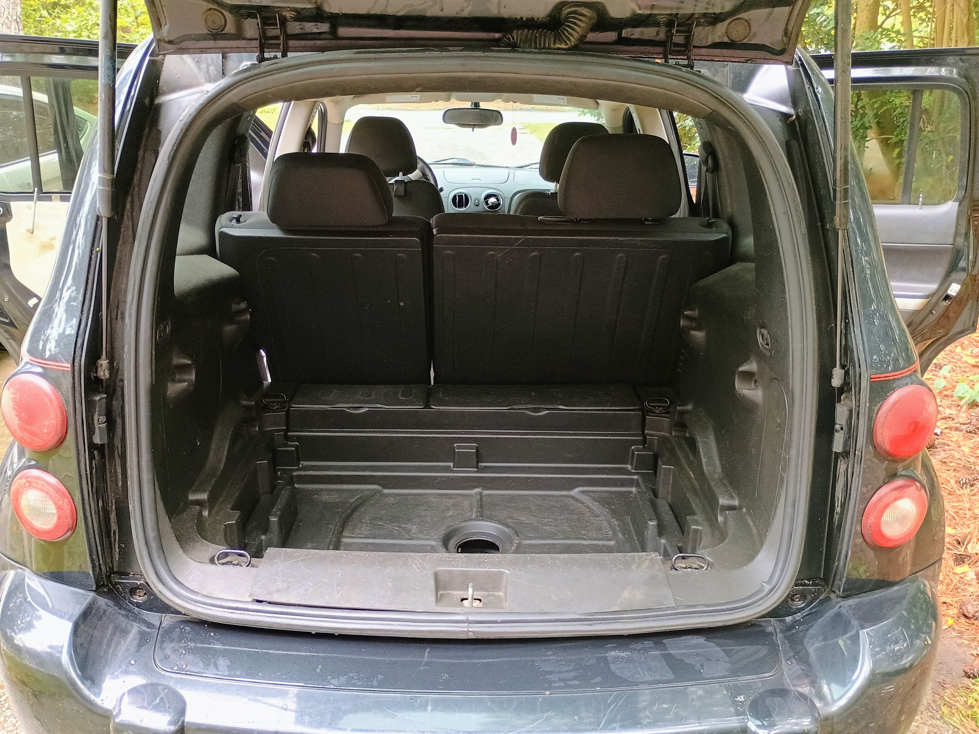 Used 2011 Chevrolet HHR LS FWD image 12