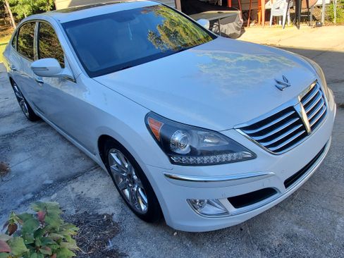 Used 2011 Hyundai Equus Signature image 2
