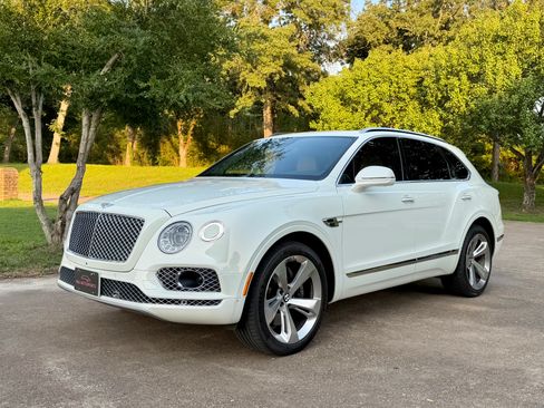 Used 2017 Bentley Bentayga AWD/4WD image 4