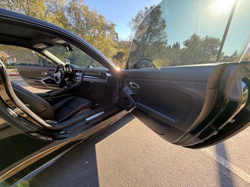 Used 2018 Porsche 911 Carrera 4S image 16