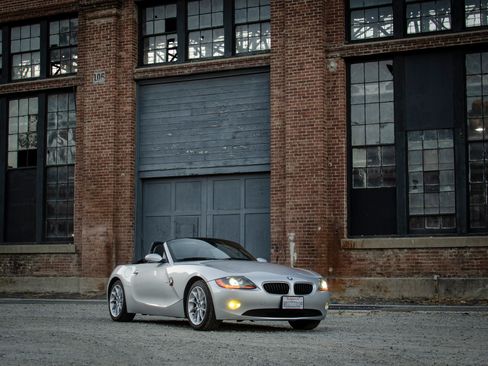 Used 2004 BMW Z4 2.5i image 4