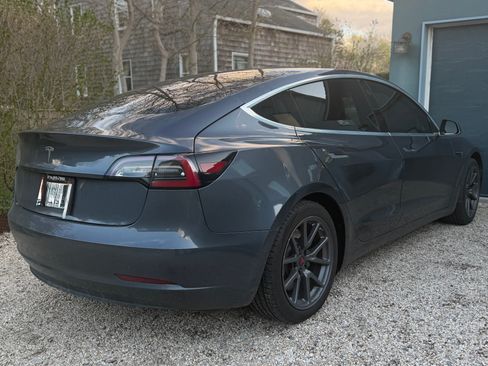 Used 2020 Tesla Model 3 Standard Range Plus image 2