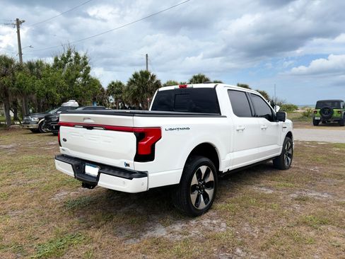 Used 2023 Ford F150 Lightning Platinum AWD/4WD image 4