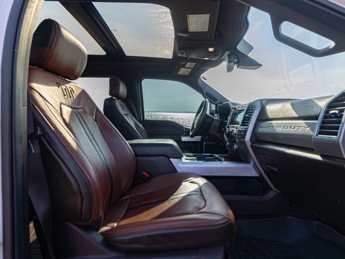 Used 2019 Ford F250 King Ranch w/ King Ranch Ultimate Package image 6