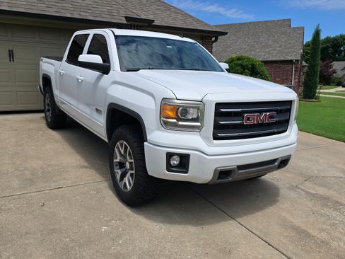 Used 2014 GMC Sierra 1500 SLE w/ All-Terrain Package AWD/4WD image 4