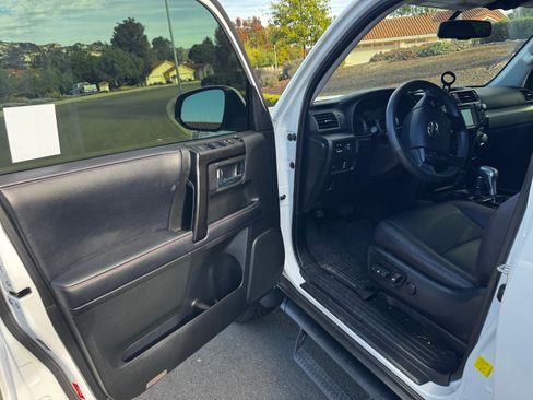 Used 2018 Toyota 4Runner TRD Pro image 4