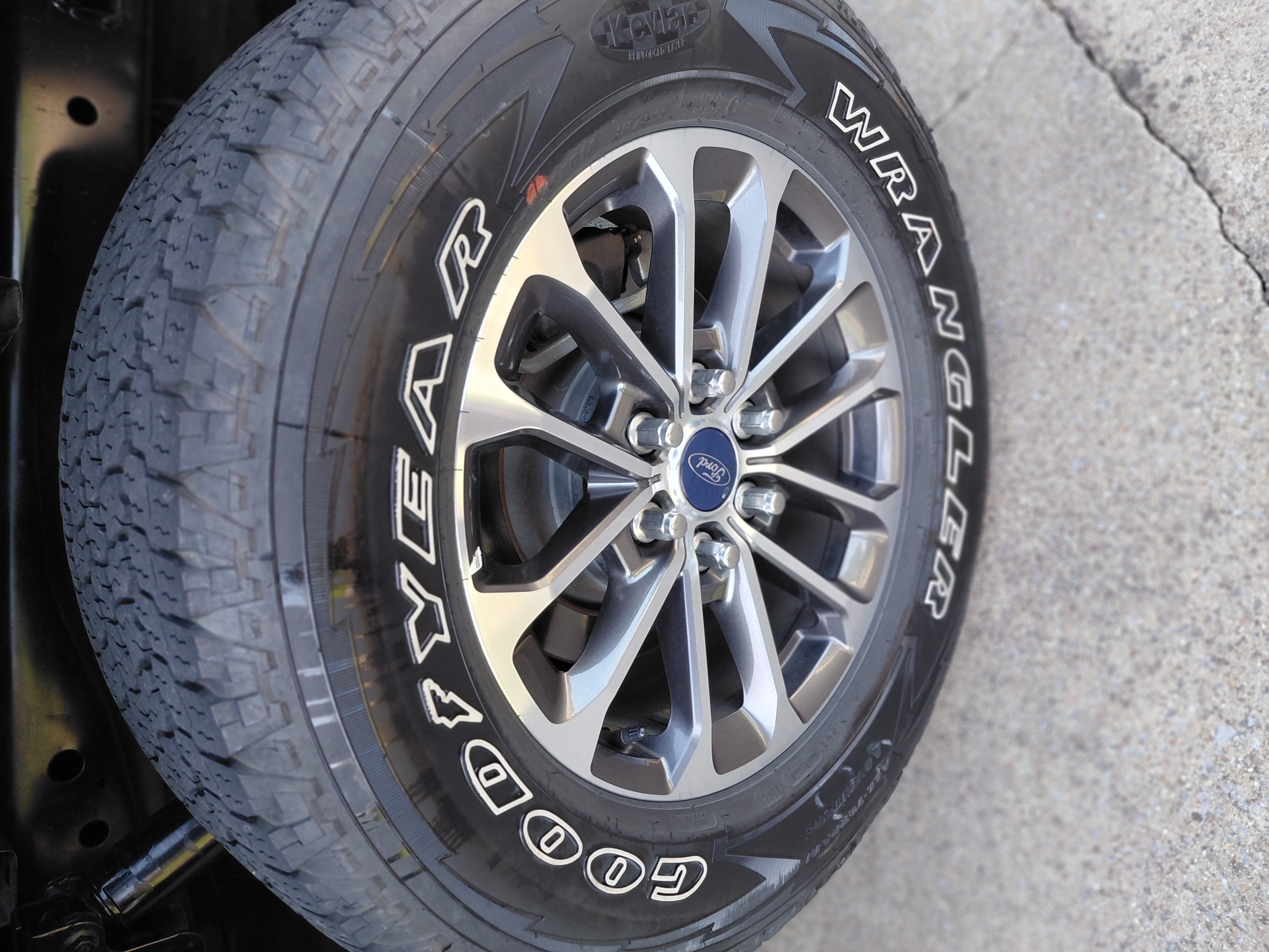 Used 2013 Ford F150 STX w/ Mid Equipment Group AWD/4WD image 17