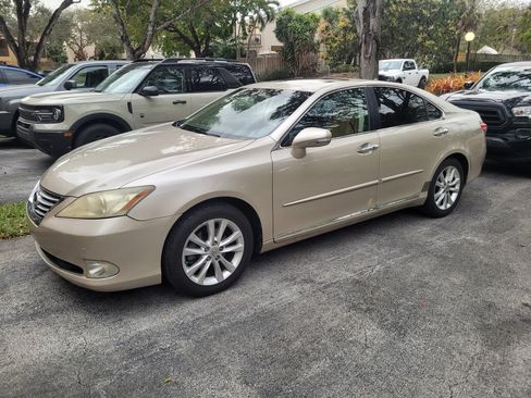 Used 2011 Lexus ES 350 image 1