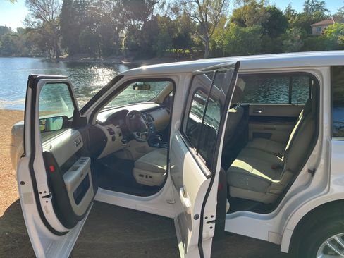 Used 2014 Ford Flex SEL image 8