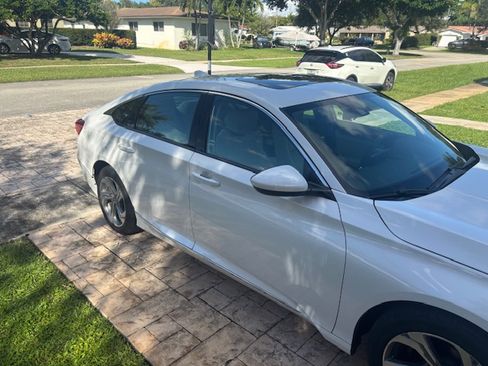 Used 2018 Honda Accord EX image 5