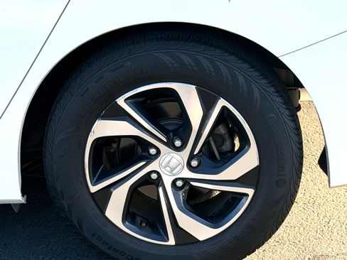 Used 2017 Honda Accord LX image 14