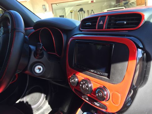 Used 2016 Kia Soul + w/ Soulful Package FWD image 6