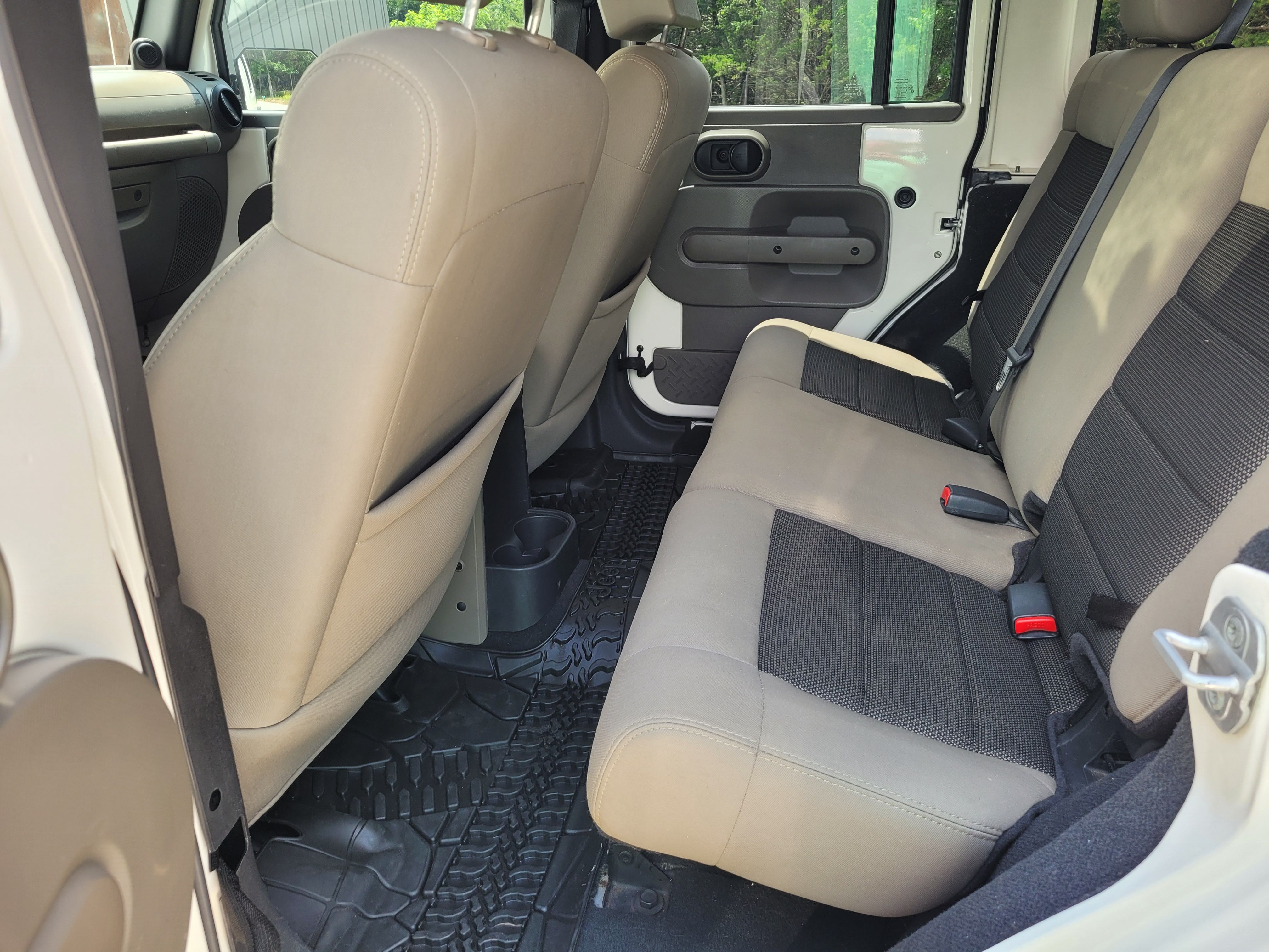Used 2010 Jeep Wrangler Unlimited Sport AWD/4WD image 12
