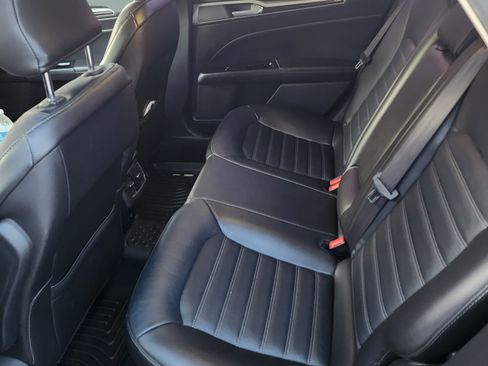 Used 2016 Ford Fusion Energi SE image 9