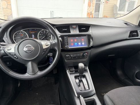 Used 2019 Nissan Sentra S image 2