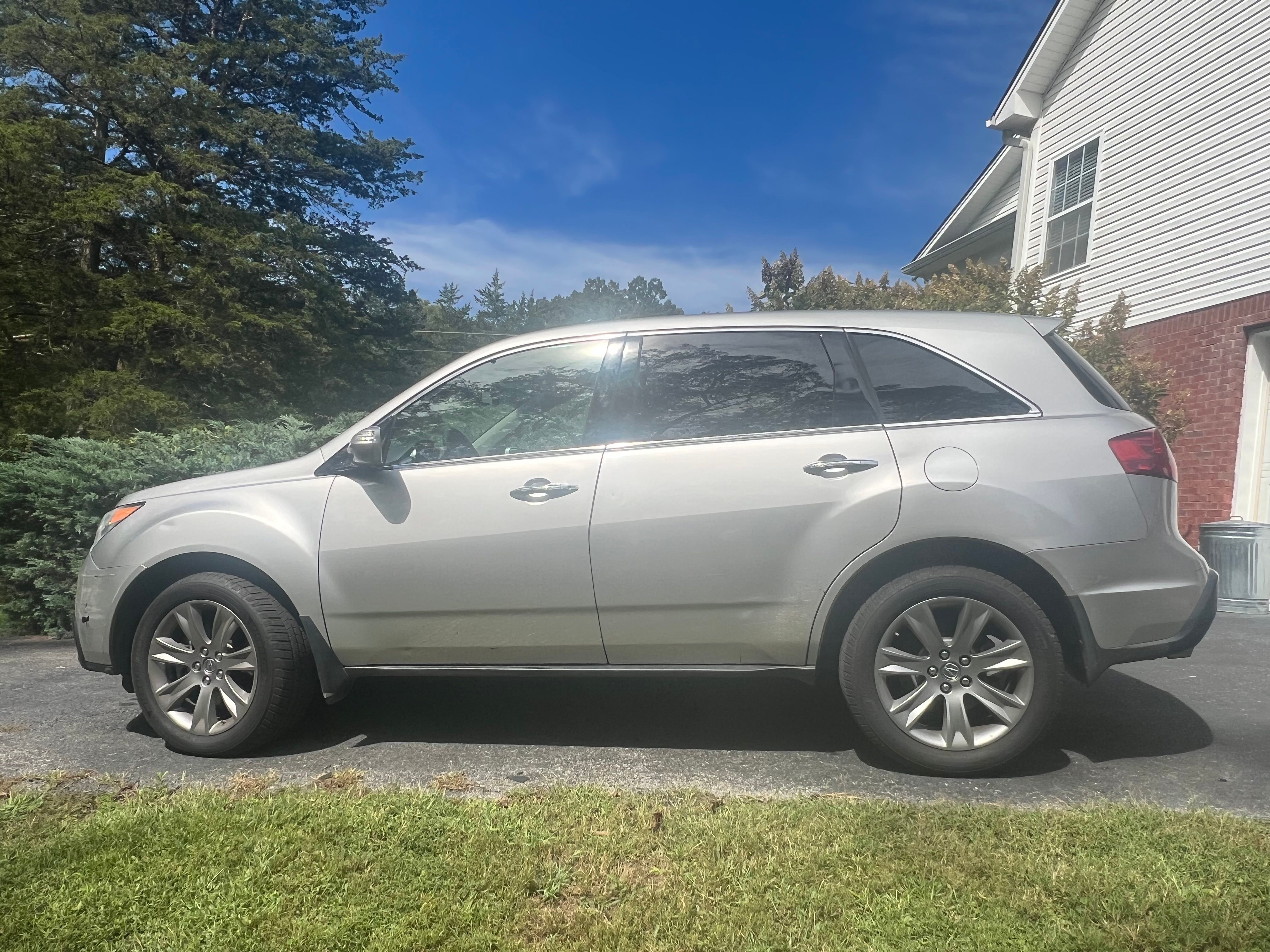 Used 2013 Acura MDX w/ Advance & Entertainment Pkg AWD/4WD image 8