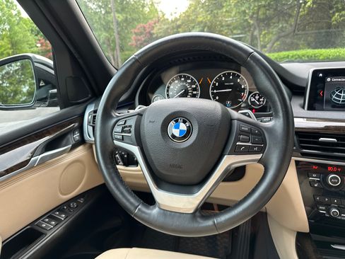 Used 2018 BMW X5 xDrive40e image 11