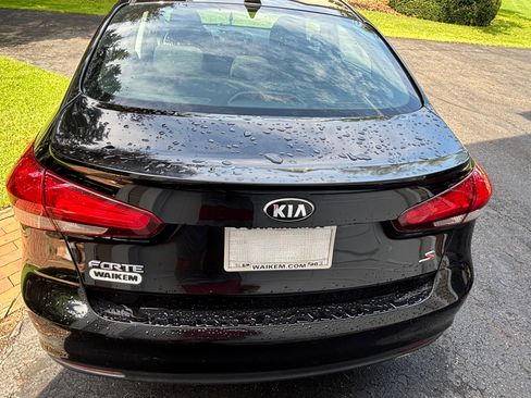 Used 2017 Kia Forte S w/ S Technology Package FWD image 6